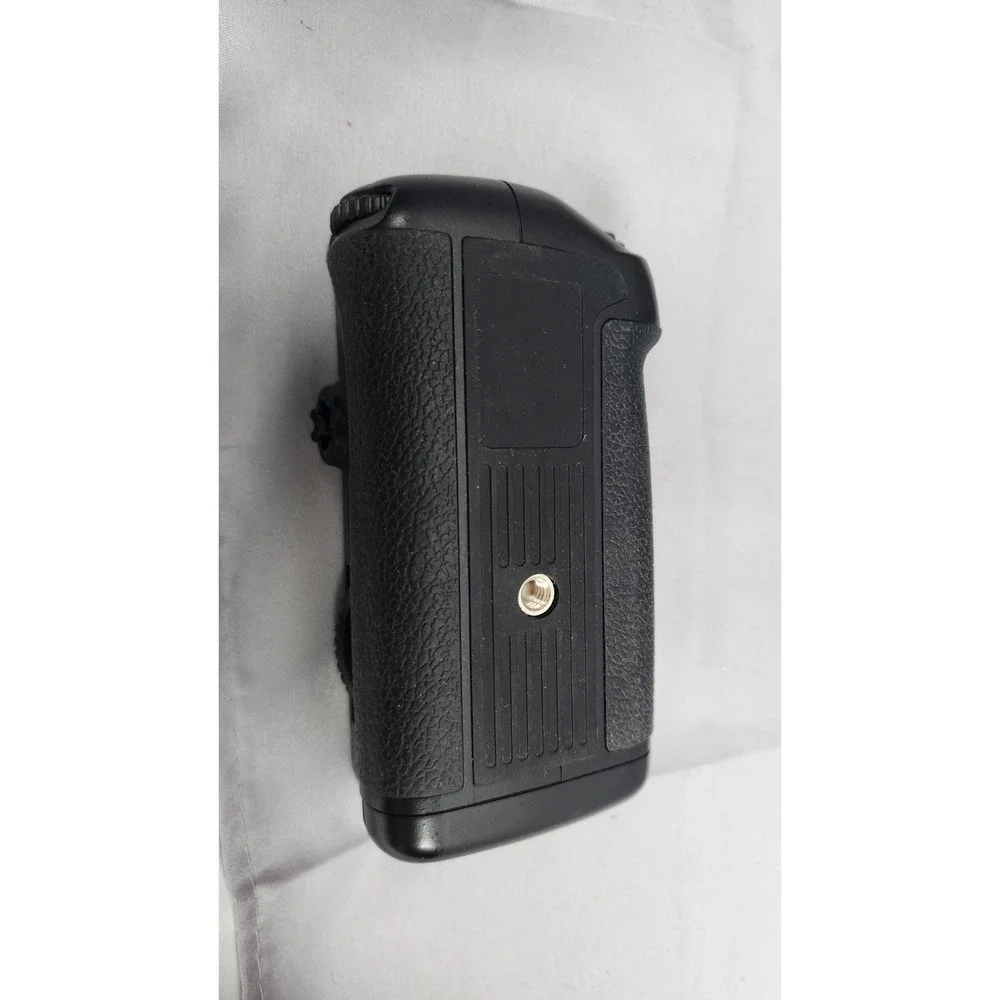 Meike MK-D7000 Battery Grip for Nikon D7000